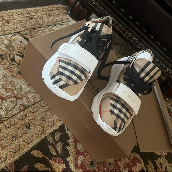 Burberry Sneakers - Picture 1 of 2